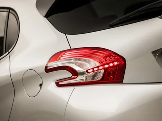 Peugeot 208 Peugeot 208 1.2 e-VTi Sport Automaat (NAVIGATIE, GETINT GLAS, LM VELGEN, SPORTSTOELEN, CRUISE, PARKEERSENSOREN, NIEUWE APK, NIEUWSTAAT) - afbeelding nr 24
