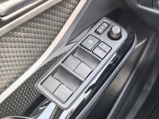 Toyota C-HR Toyota C-HR 2.0 Hybrid GR-Sport | Trekhaak | JBL | Navi | Sensoren | - afbeelding nr 24