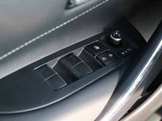Toyota Corolla Toyota Corolla Hybrid 140 Dynamic I Navi I Keyless I Leder I Dodehoekdetectie - afbeelding nr 16