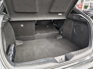 Toyota C-HR Toyota C-HR 1.8 Hybrid Executive | Navi | JBL | Sensoren v/a | Android Auto - afbeelding nr 33
