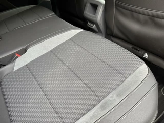 Volkswagen T-Cross Volkswagen T-Cross 1.0 TSI R-line Automaat | LED | Trekhaak |  Getint glas | Climate control | Cruise control adaptief | Lane assist | Dode hoek detectie | DAB | Navigatiesysteem | Inklapbare spiegels | Parkeersensoren voor en achter - afbeelding nr 48