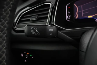 Volkswagen T-Roc Volkswagen T-Roc 1.5 TSI Sport | Virtual Cockpit | Camera | Navi | - afbeelding nr 23