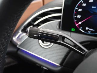 Mercedes-Benz E-Klasse Mercedes-Benz E-Klasse 300e AMG // Burmester 4D // Panoramadak // Headup // Distronic // Leder // Memory // 360 Camera // Stoelventilatie // Keyless - afbeelding nr 23