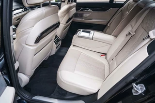 BMW 7 Serie BMW 7-serie 750i xDrive M Sport B&W Massage 360c 21'' Laser - afbeelding nr 28
