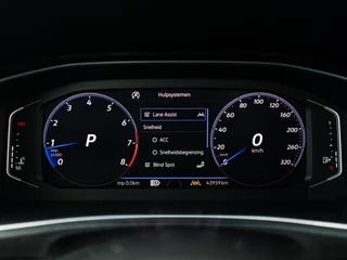 Volkswagen T-Roc Volkswagen T-Roc 2.0 TSI 4Motion Sport R Pano Akra VOL! - afbeelding nr 33