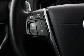 Volvo V40 Volvo V40 Cross Country 2.0 T4 Momentum | Automaat | Stoelverwarming |  Trekhaak | Camera | Full LED | Navigatie | Achterbankverwarming | Climate control - afbeelding nr 15