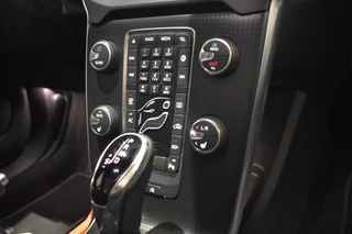 Volvo V40 Volvo V40 T3 153pk Polar+ Sport | Panodak | Camera | Keyless | Styling Kit - afbeelding nr 32