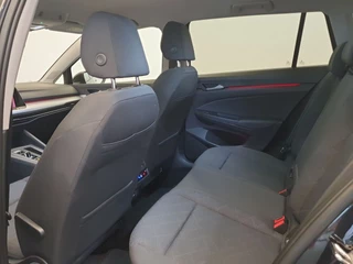 Volkswagen Golf Volkswagen Golf Variant 1.0 eTSI 110pk DSG/AUT Life Camera, ACC, Winterpakket - afbeelding nr 26