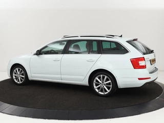 Škoda Octavia Skoda Octavia 1.2 TSI Elegance | Panoramadak | Leder |  Stoelverwarming | Xenon | Navigatie | Climate control | Keyless | Bluetooth | Cruise control - afbeelding nr 2