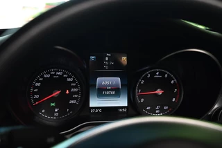 Mercedes-Benz C-Klasse Mercedes-Benz C-klasse Cabrio 180 Premium Plus AMG Styling - Night Edition - Airscarf - Leer - Camera - Stoelverwarming - - afbeelding nr 18