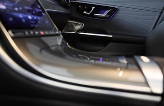 Mercedes-Benz C-Klasse Mercedes-Benz C-klasse 300 e 4MATIC AMG 63 Look / Acc / Memory / Burmester / Head Up / 360 Camera / Leder / Navi / Led / 20 Inch - afbeelding nr 21