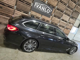 BMW 5 Serie BMW 5-serie Touring 520i High Executive Leder Pano Led HUD Memory M sport 19