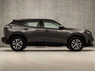 Peugeot 2008 Peugeot 2008 1.2 PureTech Sport (APPLE CARPLAY, GROOT NAVI, 360 CAMERA, STOELVERWARMING, LANE ASSIST, SPORTSTOELEN, LED KOPLAMPEN, CRUISE, NIEUWE APK, NIEUWSTAAT) - afbeelding nr 4