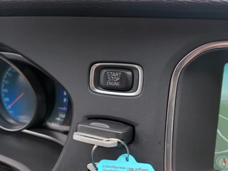 Volvo V40 Volvo V40 2.0 D2 R-Design Business | Origineel NL | Navi | Bi-Xenon | Clima | Cruise | Leder+Alcantara | Stoelverwarming | Pdc | Licht+Regensensor | 16''lm | Voorruitverwarming - afbeelding nr 16