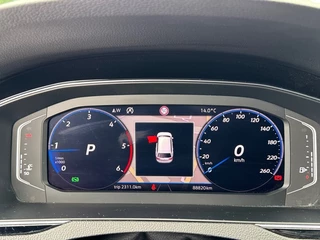 Volkswagen Passat Volkswagen Passat Variant 2.0 TDI DSG BUSINESS CAMERA/MEMORY/NAVI/ACC/STOELVERW/E-KLEP - afbeelding nr 18