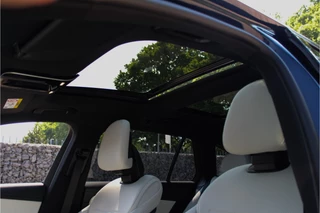 Mercedes-Benz C-Klasse Mercedes-Benz C-Klasse Estate 300e AMG | VOL OPTIE! | Burmester | HuD | Pano - afbeelding nr 12