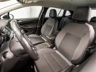 Opel Astra Opel Astra Sports Tourer 1.2 Sport (APPLE CARPLAY, NAVIGATIE, CLIMATE, CAMERA, ADAPTIVE CRUISE, SPORTSTOELEN, GETINT GLAS, LEDER, TREKHAAK, NIEUWSTAAT) - afbeelding nr 13