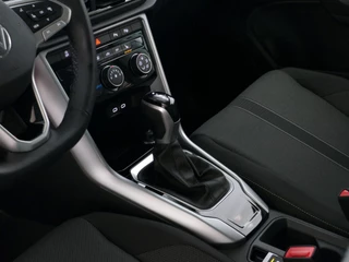 Volkswagen T-Roc Volkswagen T-Roc 1.5 TSI 150PK CARPLAY NAVI STOEL VERW. LED VIR.COCKPIT 03/2024 
