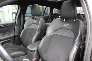 Ford Focus Ford Focus Wagon 2.3 EcoBoost ST-3 | Automaat 280pk! | Dubbele Wielset | Panoramadak | Winter Pack | Adaptive cruise control | Adaptive LED | Head up Display | Camera | - afbeelding nr 9