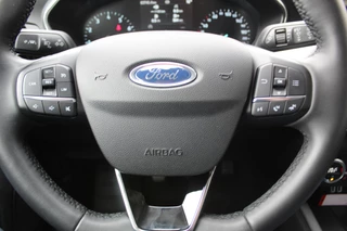 Ford Focus Ford Focus Wagon 1.0-125pk EcoBoost Mild-hybrid Titanium. Mooie, ruime, luxe en comfortabele Ford Focus wagon ! Volautm. airco dual, camera, stoel-, stuur- en voorraamverw., easy entry/easy go, cruise control, Isofix, side- en lane assist, parkeersensoren v+a, LM wielen etc. - afbeelding nr 11