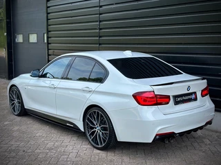BMW 3 Serie BMW 3 Serie 320i M-PERFORMANCE VIRTUAL|M STOEL|LEDER|20'' M|CARPLAY - afbeelding nr 3