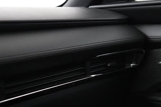 Mazda 3 Mazda 3 2.0 SkyActiv-X Comfort | Stoel & stuurverwarming | Head-Up | Adaptive cruise | Camera | Carplay | BOSE Sound | Full LED | Navigatie - afbeelding nr 28