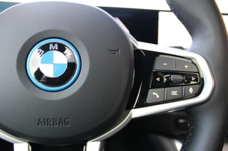 BMW i4 BMW i4 xDrive40 Facelift | Schuifdak | Trekhaak | Org. NL | Autopilot - afbeelding nr 41