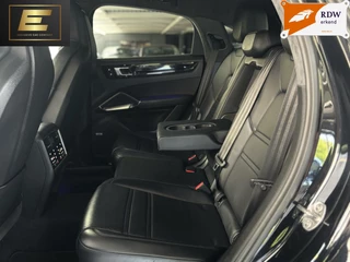 Porsche Cayenne Porsche Cayenne Coupé 4.0 Turbo S E-Hybrid | Techart | Sport Chrono | Carbon afwerking - afbeelding nr 7