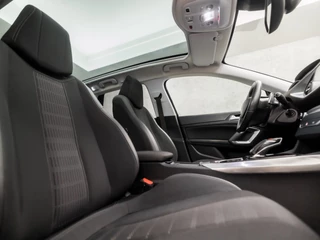 Peugeot 308 Automaat (PANORAMADAK, APPLE CARPLAY, GROOT NAVI, 360 CAMERA, LEDER, SPORTSTOELEN, TREKHAAK, GETINT GLAS, CRUISE, NIEUWE APK, NIEUWSTAAT) - afbeelding nr 8