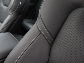 Volvo S60 Volvo S60 B4 AUT(7) PLUS DARK SCHUIFDAK 360GR CAM 19INCH HARMAN KARDON - afbeelding nr 10