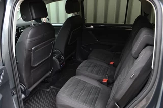 Volkswagen Touran Volkswagen Touran 1.4 TSI DSG Highline LED/ACC/Trekhaak/Automaat - afbeelding nr 10
