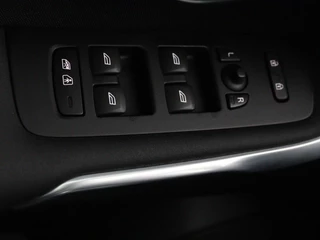 Volvo V40 Volvo V40 1.6 T2 Momentum | Stoelverwarming | Trekhaak |  Xenon | Climate control | Cruise control | Parkeerhulp | Bluetooth - afbeelding nr 22