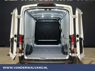 Ford Transit Ford Transit 2.0 TDCI 131pk L3H2 Euro6 Airco | Camera | Navigatie | Android Auto | Stoelverwarming Verwarmde voorruit, Cruisecontrol, Parkeersensoren, Elektrisch verstelbare bestuurdersstoel, Bijrijdersbank - afbeelding nr 3