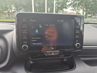 Toyota Yaris Head up display,  Panoramdak, JBL , All-in Rijklaarprijs - afbeelding nr 14