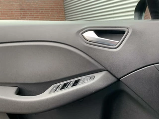 Renault Clio Renault Clio 1.0 TCe 90 Autom Led Cruise Carplay Camera 2024 Eerste Eigenaar Fabrieksgarantie Vol Opties Nieuwstaat 2004 KM Gereden - afbeelding nr 24