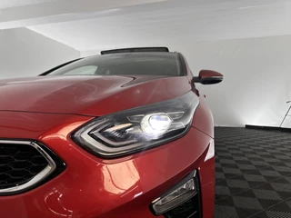 Kia Ceed Sportswagon Aut. *PANO | FULL-LEATHER | ADAPTIVE-CRUISE | FULL-LED | MEMORY-PACK | DIGI-COCKPIT | JBL-SOUND | BLIS | KEYLESS | COMFORT-SEATS | NAVI-FULLMAP | 17''ALU* - afbeelding nr 26