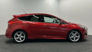 Ford Focus Ford Focus 1.5 Titanium Edition LEER CAMERA 180 PK UNIEK - afbeelding nr 9