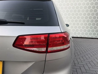 Volkswagen Passat Volkswagen Passat Variant 1.6 TDI Highline PANO DSG trekhaak - afbeelding nr 32