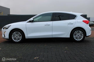 Ford Focus Ford Focus 1.0 EcoBoost 125 PK Titanium Business, Trekhaak, Clima, Donker glas, App connect, Cruise, Clima, Navi, Pdc voor + achter - afbeelding nr 3