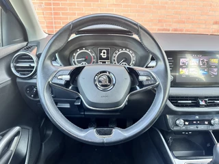 Škoda Fabia Škoda Fabia 1.0 TSI Style Bi-Tone: Stijlvol, Zuinig & Dealer onderhouden! - afbeelding nr 28
