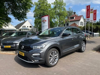 Volkswagen T-Roc Volkswagen T-Roc 1.0 TSI STYLE / NAVI / CARPLAY / ADAP. CRUISE / 18'' LMV / DAB / PDC - afbeelding nr 1
