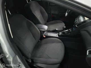 Ford Focus Ford Focus Wagon 1.0 Titanium/Cruise/Clima/Navi/Trekhaak/Nap - afbeelding nr 18
