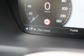 Volvo XC40 Volvo XC40 1.5 T5 Recharge Inscription - Dealer onderhouden - Panoramisch schuif/kanteldak - Stoel en stuurwielverwarming - Harman Kardon - Elektrisch verstelbare stoelen - Adaptieve cruise control i.c.m. BLIS - 360 graden camera - - afbeelding nr 8