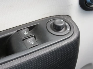 Renault Twingo Renault Twingo 1.0 SCe Limited | AIRCO | CRUISE CONTROL | MICHELIN BANDEN | DAB | PARKEERSENSORS | - afbeelding nr 14