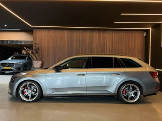 Škoda Superb Skoda Superb Combi 2.0 TDI Laurin & Klement Pano 190pk DSG - afbeelding nr 4