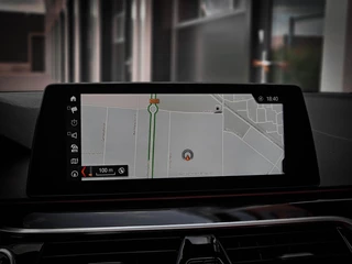 BMW 5 Serie BMW 5-serie Touring 530d xDrive M-Sport | HUD | PANO | H&K | TREKHAAK | LEER | CARPLAY | FULL OPTION - afbeelding nr 51