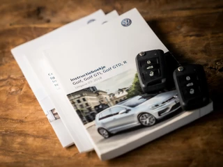 Volkswagen Golf Volkswagen Golf 1.0 TSI Sportline (APPLE CARPLAY, GROOT NAVI, CLIMATE, STOELVERWARMING, DYNAMISCHE KNIPPERLICHTEN, MASSAGE, ALCANTARA, ADAPTIVE CRUISE, PARKEERSENSOREN, GETINT GLAS, LM VELGEN, NIEUWSTAAT) - afbeelding nr 19