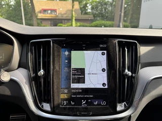 Volvo V60 Volvo V60 2.0 T6 Recharge AWD R-Design R-Design/Airco/Lichtmetalen velgen/Stoelverw. - afbeelding nr 24