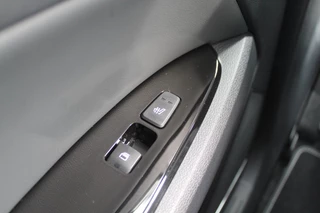 Kia Sportage Kia Sportage 1.6 T-GDi Plug-in Hybrid AWD DynamicPlusLine / Trekhaak / Panoramadak / Camera / 19'' / Matrix LED / Keyless / Virtual Cockpit / Dodehoek / DAB / Stuurverwarming - afbeelding nr 34
