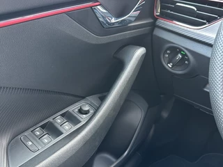 Škoda Kamiq Škoda Kamiq 1.0 TSI DSG MONTE CARLO GLASDAK/CAMERA/TREKHAAK/NAVI/CRUISE/STOELVERW - afbeelding nr 18